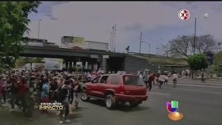 Automovilista embistió a manifestantes en México [upl. by Santana]