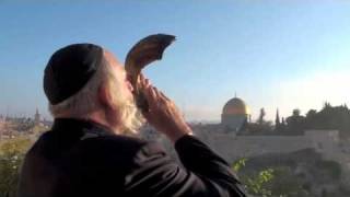 Jerusalem Shofar at Sunrise  Amazing [upl. by Hsac]