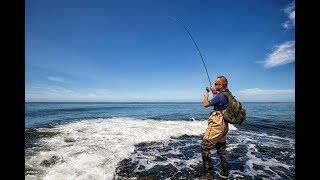 Visblad TV  zeebaars vanaf het strand met kunstaas [upl. by Llib]