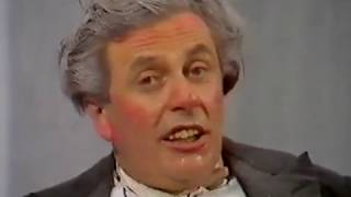 Les Patterson Dame Edna Everage amp Barry Humphries interviews Parkinson 1982 [upl. by Wightman278]