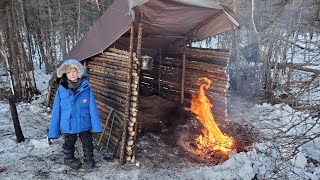 Bushcraft Survival Shelter  No Tent No Sleeping Bag Winter Camping [upl. by Lydon]