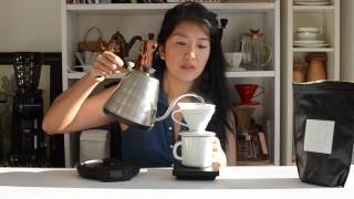 Hario V60 Buono Temperature Controlled Pourover Gooseneck Coffee Kettle Review [upl. by Cockburn]