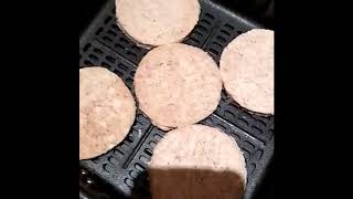 Cooking Burgers In My Cosori Airfryer [upl. by Bennie]