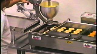 Belshaw Donut Robot® Mark 6 Doughnut System [upl. by Batory]