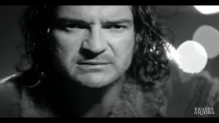 Ricardo Arjona  Mojado feat Intocable Video Oficial [upl. by Allertse813]