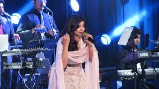 Manwa Laage Shreya Ghoshal Live Happy New Year [upl. by Retsev]