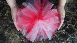 DIY How to Make Tulle PomPoms  HTM Como hacer Pompones o Motas de Tul [upl. by Samella765]