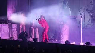 Robyn  Dancing On My Own live  Madison Square Garden  NYC  3819 [upl. by Hoeve220]