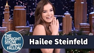 HAILEE STEINFELD INTERVIEW gets quotAWKWARDquot THE EDGE OF SEVENTEEN SAN FRANCISCO STARVING VIDEO [upl. by Aioj]